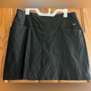 S.C.& Co Black Mini Skort skirt with shorts and 2 pockets. Sz. L.